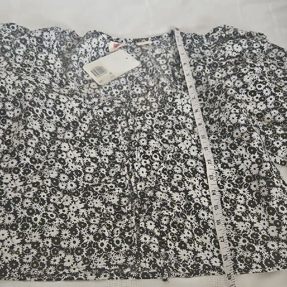 Levi's Black and White Smocked Crop Blouse - Picture 9 of 16